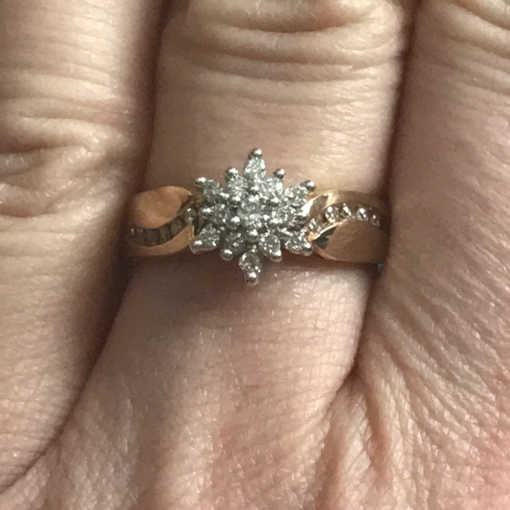 10K cluster engagement ring